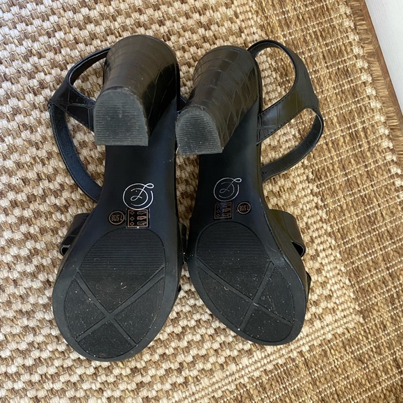 Shoes - Picture 3 of 5